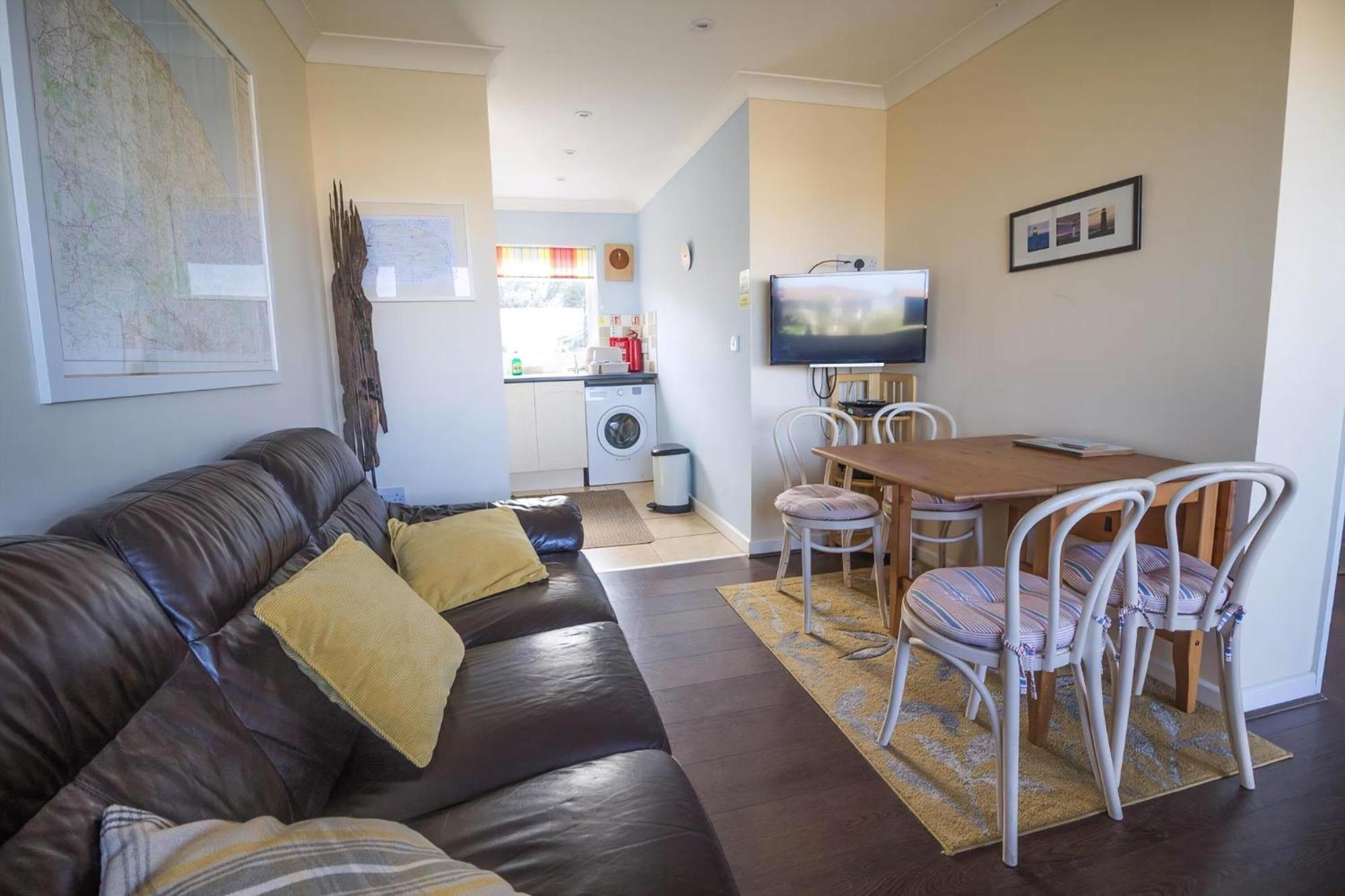 Chalet For Hire At Rainbows End Near A Beautiful Norfolk Beach Ref 31039R Bacton  Eksteriør bilde