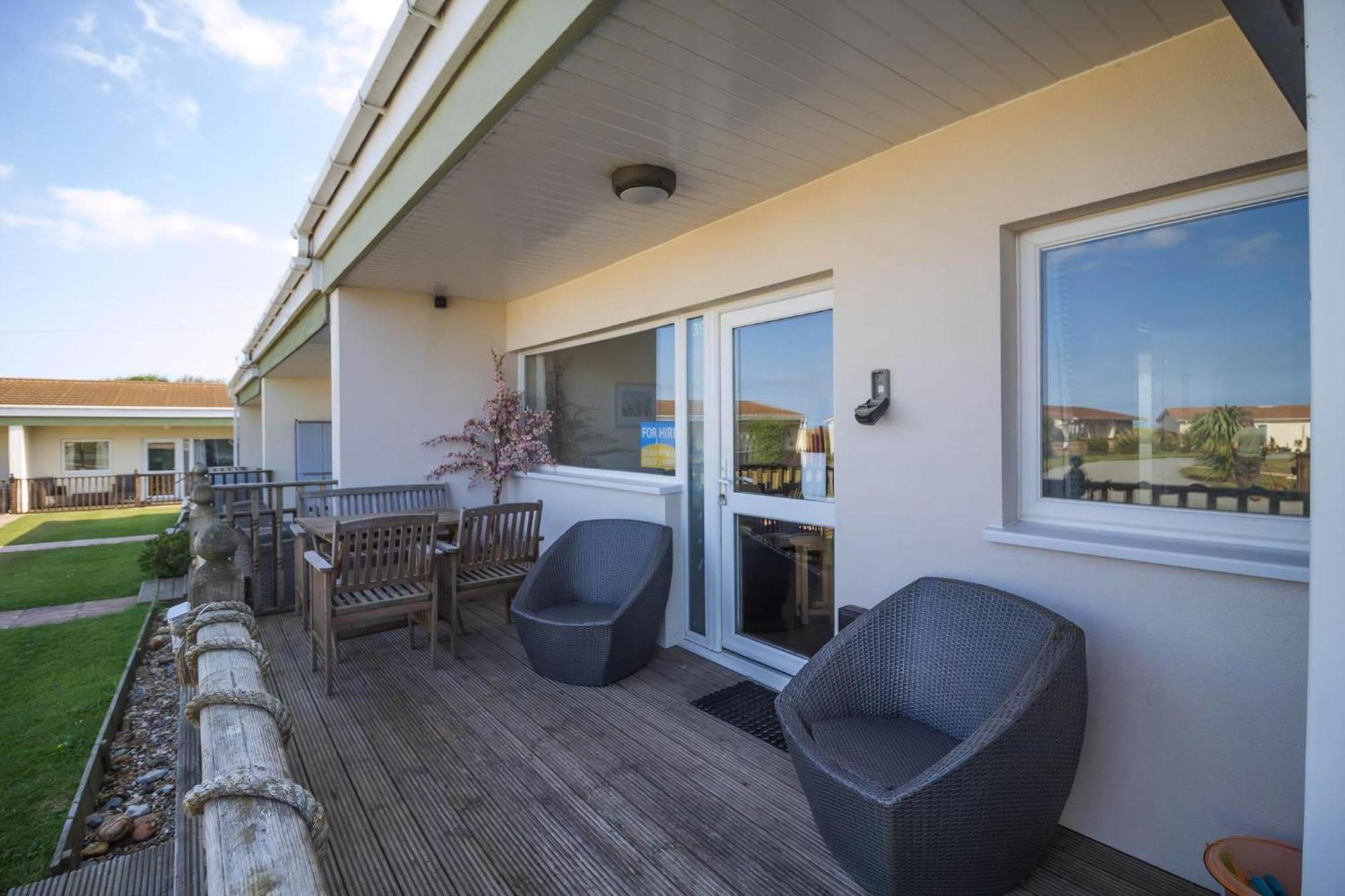 Chalet For Hire At Rainbows End Near A Beautiful Norfolk Beach Ref 31039R Bacton  Eksteriør bilde